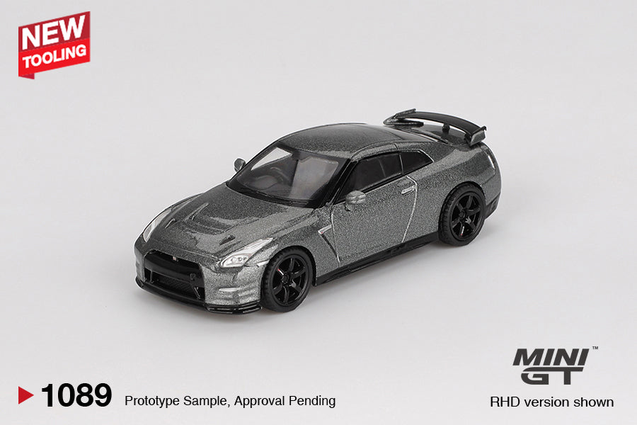 Mini GT #1089 NISSAN GT-R 2013 Dark Metal Gray (NISMO R35 CRS Version)