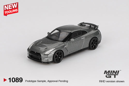Mini GT #1089 NISSAN GT-R 2013 Dark Metal Gray (NISMO R35 CRS Version)
