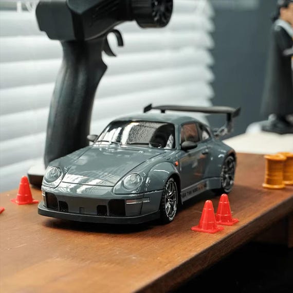 Porsche 911 High-Speed 4WD Drift RC Car (1:24 Scale) LED Lights